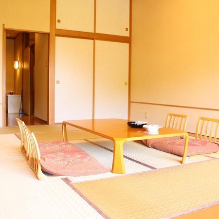 土湯温泉 やすらぎの宿 向瀧旅館 Fukushima  Zewnętrze zdjęcie