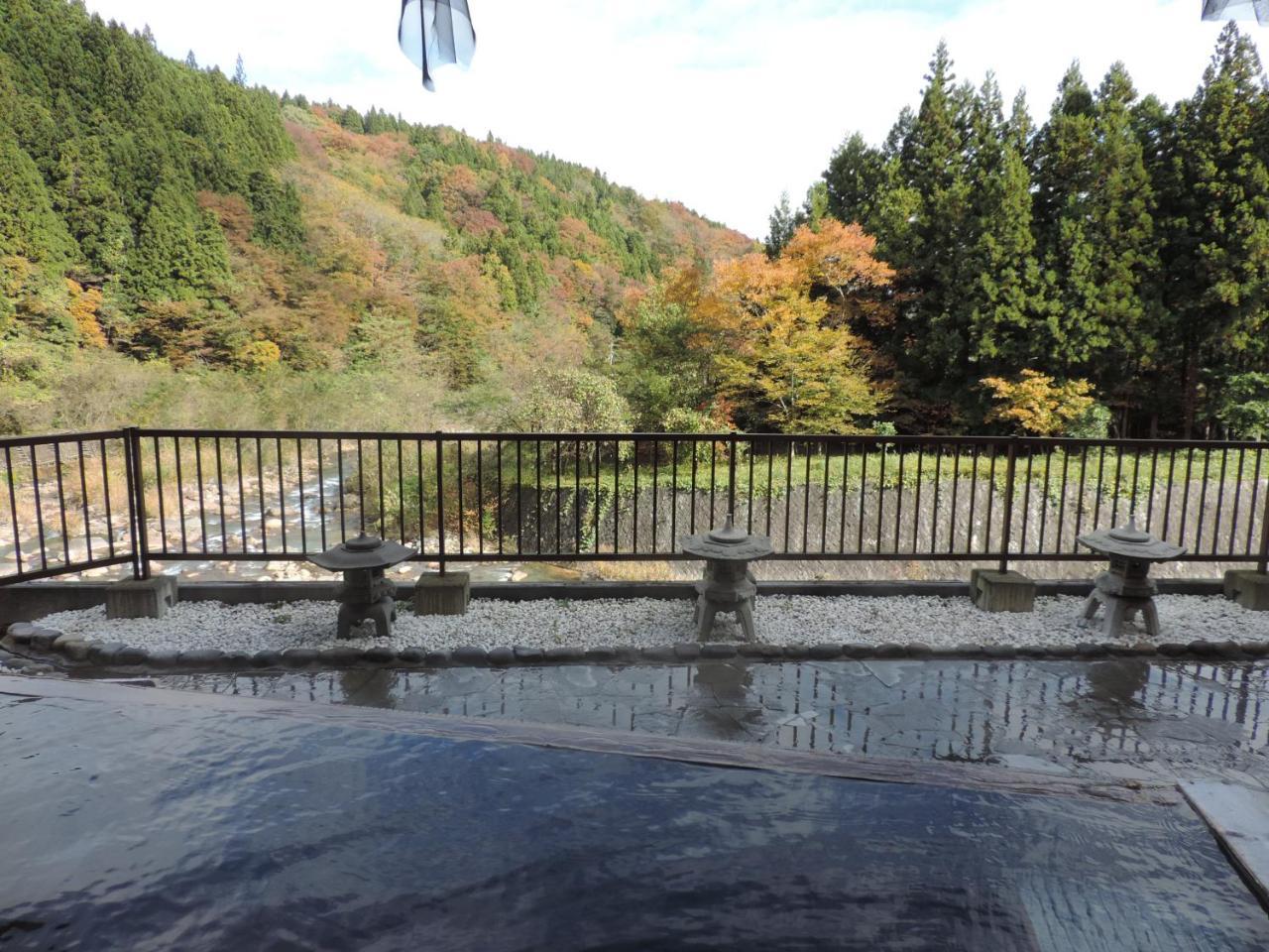土湯温泉 やすらぎの宿 向瀧旅館 Fukushima  Zewnętrze zdjęcie