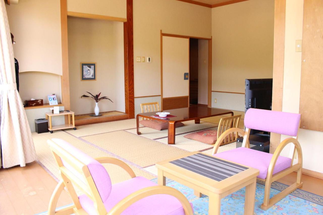 土湯温泉 やすらぎの宿 向瀧旅館 Fukushima  Zewnętrze zdjęcie