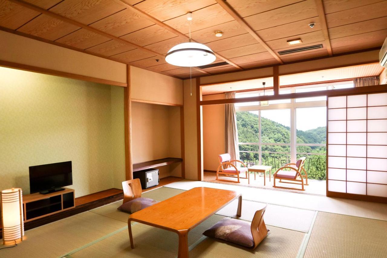 土湯温泉 やすらぎの宿 向瀧旅館 Fukushima  Zewnętrze zdjęcie